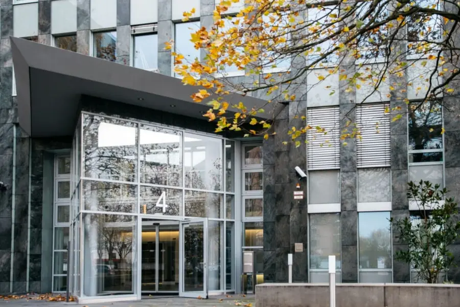 Main entrance of the building at Am Seestern 4 in Düsseldorf