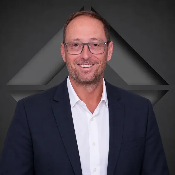 Dr. med. Oliver Scheffel, Group CMO